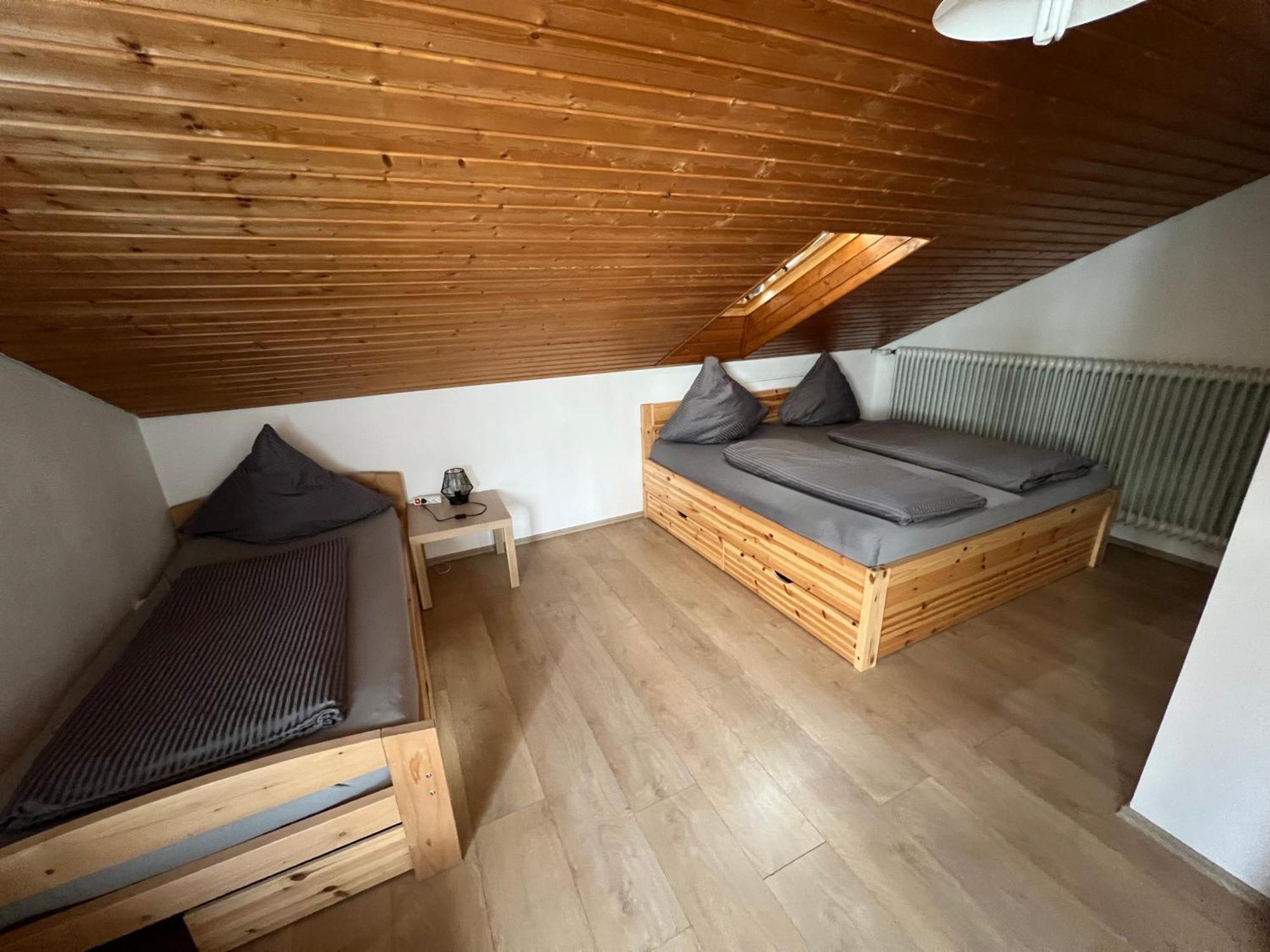 Reiheneckhaus Mit Garten Und Terasse เทตต์นัง ภายนอก รูปภาพ